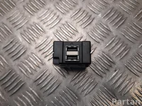 Volvo 31407038 XC90 II 2019 Périphérique d'entrée USB