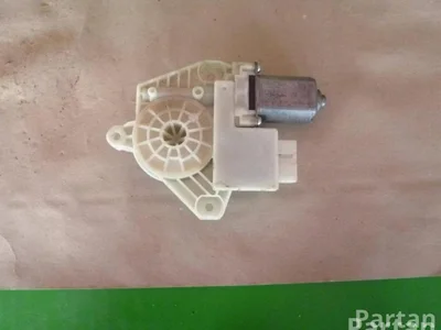 Volkswagen 5Q4 959 812 A / 5Q4959812A GOLF VII (5G1, BQ1, BE1, BE2) 2014 Moteur de lève-vitre Right Rear - Image 1