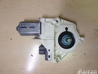 Audi 8K0 959 802 / 8K0959802 A4 (8K2, B8) 2008 Moteur de lève-vitre Right Front - Image 1