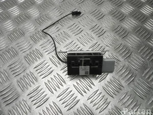 Mercedes-Benz A 156 905 79 00 / A1569057900 CLA Coupe (C117) 2015 Antenne