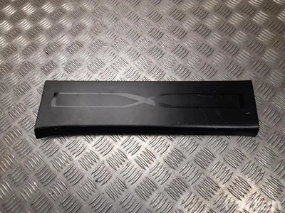 Tesla 1053189-88-E / 105318988E MODEL X 2016 Wewnętrzny próg drzwiowy z lewej - Zdjęcie 1