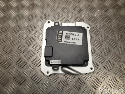 Tesla 1037222-00-E, 1041419-00-B / 103722200E, 104141900B MODEL X 2016 Unité de commande pour porte Left Front - Image 1