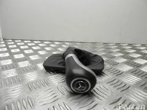 Mercedes-Benz A 204 267 23 10 / A2042672310 E-CLASS (W212) 2010 Couvercle de levier de vitesses