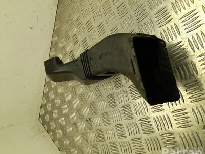 Land Rover HK83-9A675-AB, GX63-9A675-CC / HK839A675AB, GX639A675CC RANGE ROVER VELAR (L560) 2017 Prise d'air / Conduit d'air d'admission - Image 1