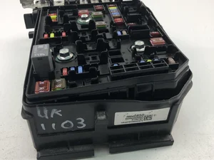 Opel 39040850 ASTRA K 2017 Boîte à fusibles