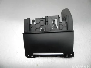 Audi 8K0 857 951, 8K0 857 965 / 8K0857951, 8K0857965 A5 (8T3) 2009 Cendrier