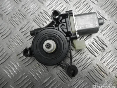 Audi 8W0 959 811 / 8W0959811 A4 Avant (8W5, B9) 2016 Moteur de lève-vitre Left Rear - Image 1