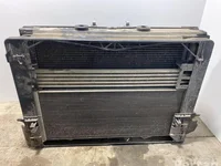 BMW 7599666, 8509743, 7575564, 7638679 7 (F01, F02, F03, F04) 2014 Radiateur Refroidisseur d'air comprimé intermédiaire Ventilateur de radiateur Condenseur