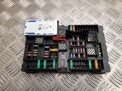 BMW 8734162 4 G23 Convertible 2021 Boîte à fusibles - Image 1