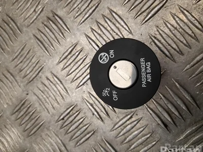 Kia 4E7 EV6 (CV) 2022 Interrupteur de désactivation de l'airbag passager - Image 1