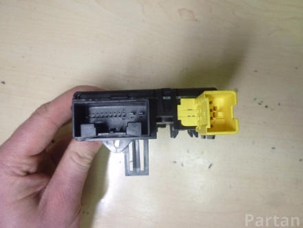 VW 1K0 953 549 AP / 1K0953549AP JETTA III (1K2) 2007 Control unit for multifunction steering wheel