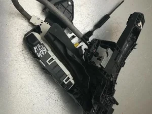 Mercedes-Benz A 204 720 13 35 / A2047201335 C-CLASS (W204) 2008 Serrure de porte