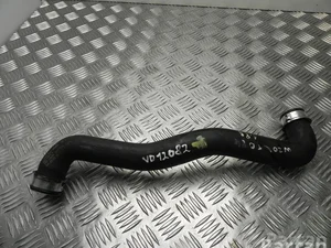 Mercedes-Benz A 204 501 0182 / A2045010182 C-CLASS (W204) 2008 Tuyau de radiateur