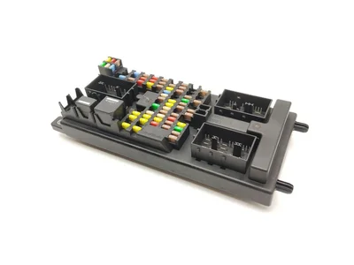 Jaguar FW9314F041AE XJ (X351) 2016 Boîte à fusibles - Image 1