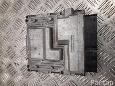 Mercedes-Benz A 271 010 74 46 / A2710107446 C-CLASS (W204) 2008 Unité de contrôle moteur - Image 1