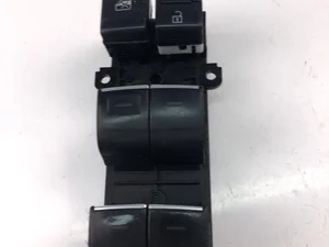 Toyota 84040-02160 / 8404002160 COROLLA (E210) Estate 2020 Bouton de lève-vitre