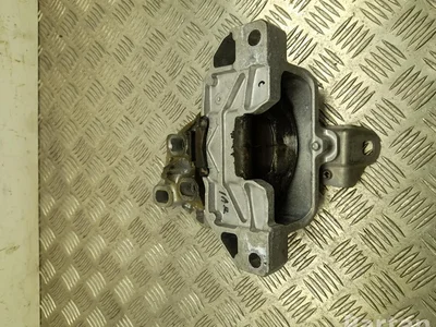 Mercedes-Benz A2472403200 CLA X118 (shooting brake) 2021 Support moteur - Image 1