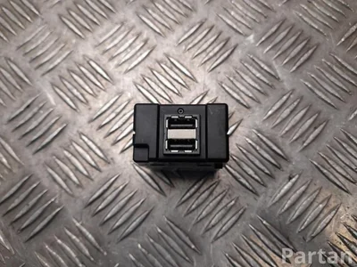 Volvo 31407038 XC90 II 2019 Périphérique d'entrée USB - Image 1