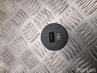 Iveco 5802012268 DAILY VI Box 2025 Input device USB