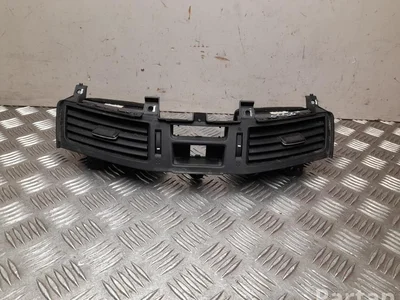 Nissan 687504KJ2A, 687514KJ2A NAVARA Platform/Chassis (D23) 2016 Évent Central - Image 1