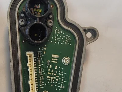 Audi 1408000237 A5 (F53) 2017 Unité de commande électronique pour le contrôle de la portée des phares - Image 1