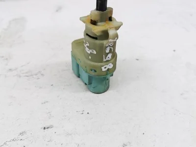 Ford GL3T9G854BA Kuga III 2020 Interrupteur des feux de freins - Image 1