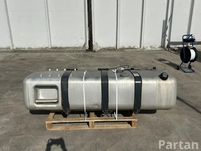Mercedes-Benz Trucks A9604703501, A9604703601, A9604706001, A9604701501, A9604704901, A0165426217 ACTROS MP4 / MP5 2019 Fuel tank 660L + 75L - Image 1