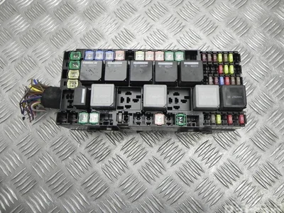 Ford BK2T-14401-AJB / BK2T14401AJB TOURNEO CUSTOM Bus 2013 Boîte à fusibles - Image 1