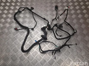 Tesla 1933894-00-D / 193389400D Model Y 2025 Salono laidai Durys