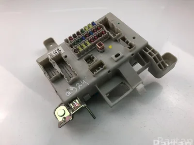 Toyota 81980-50030 / 8198050030 AVENSIS (_T22_) 2003 Boîte à fusibles - Image 1