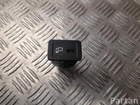 Mercedes-Benz A 247 820 38 02 / A2478203802 B-Class (W247) 2022 Input device USB