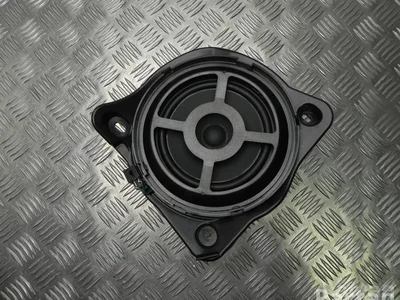 Mercedes-Benz A 205 820 18 00 / A2058201800 C-CLASS Coupe (C205) 2016 Haut-parleur - Image 1