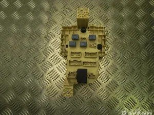 Vauxhall 36770-51K01 / 3677051K01 AGILA Mk II (B) 2011 Boîte à fusibles