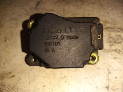 Volvo 75622 V70 II (SW) 2003 Adjustment motor for regulating flap - Image 1