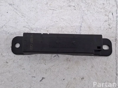 Mercedes-Benz A2059053005 C-CLASS (W205) 2015 Amplificador de antena - Imagen 1