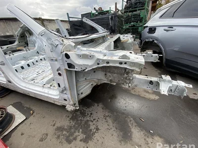 Polestar 4 2025 Quart de corps Right Front - Image 1