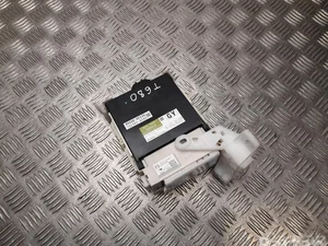 Toyota 82730-47540, 89221-47430 / 8273047540, 8922147430 PRIUS PLUS (_W4_) 2015 Boîte à fusibles