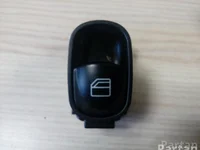 Mercedes-Benz A 209 820 35 10 / A2098203510 CLK Convertible (A209) 2005 Bouton de lève-vitre