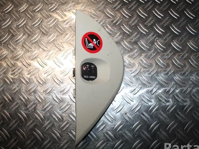 Volvo 30755646 XC60 2010 Garniture de panneau latéral - Image 1