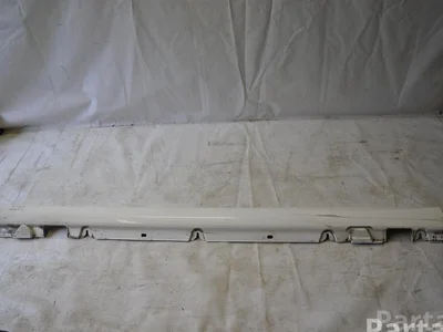 Mercedes-Benz A2056900140 C-CLASS (W205) 2015 Garniture de seuil  - Image 1