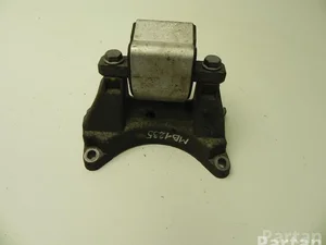 Mercedes-Benz A 140 242 13 40 / A1402421340 E-CLASS (W212) 2010 Support moteur