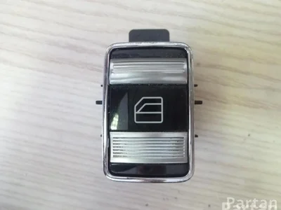 Mercedes-Benz A 221 820 17 10 / A2218201710 S-CLASS (W221) 2007 Bouton de lève-vitre - Image 1