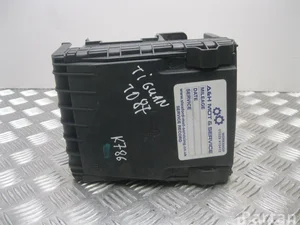 Volkswagen 1K0 937 132 F, 1K0 937 132 G / 1K0937132F, 1K0937132G TIGUAN (5N_) 2009 Boîte à fusibles