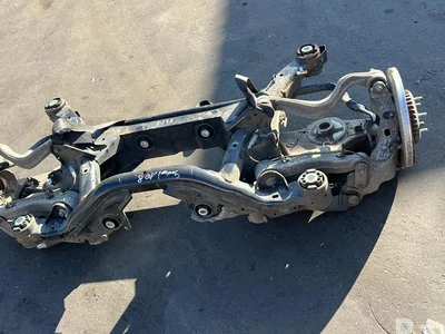 Land Rover K8D25K091AD, LR139932 Range Rover Evoque II L551 2023 poutre d'essieu arrière - Image 1