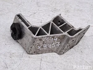 Mercedes-Benz A2055014120 C-CLASS (W205) 2015 Soporte del radiador