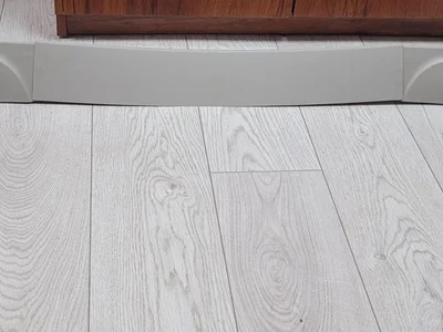 Chrysler 5RJ27PD2AE /  5RJ24PD2AD / 5RJ28PD2AE / 5RJ27PD2AE5RJ24PD2AD5RJ28PD2AE Pacifica 2019 Rembourrage de coffre - Image 1