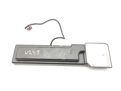 Chevrolet 23455444, 420767089 CORVETTE (C7) 2015 Amplificateur d'antenne - Image 1