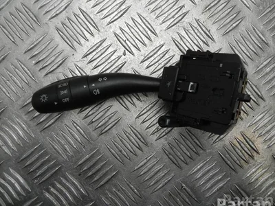 Hyundai 3673MA i30 (FD) 2009 Levier /interrupteur de lumière courte longue - Image 1