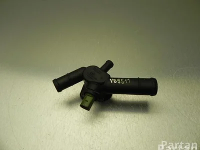 Volkswagen 06A 121 133 D / 06A121133D GOLF V (1K1) 2004 Boîtier du thermostat - Image 1