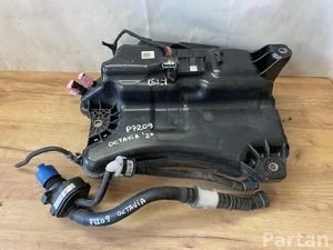 Škoda 5WA131877B ; 5Q0131969E / 5WA131877B, 5Q0131969E OCTAVIA IV Combi (NX5, PV5) 2021 Adblue Tank